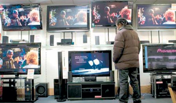 الجزائريون يقتنون أكثـر من 2.5 مليون جهاز تلفزيون سنويا